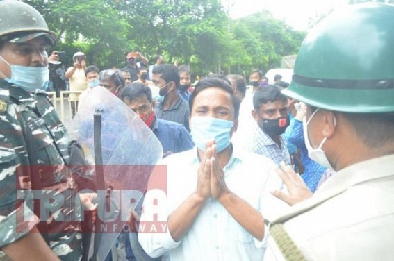 10323 Teachers Protests Rocks Civil Secretariat 